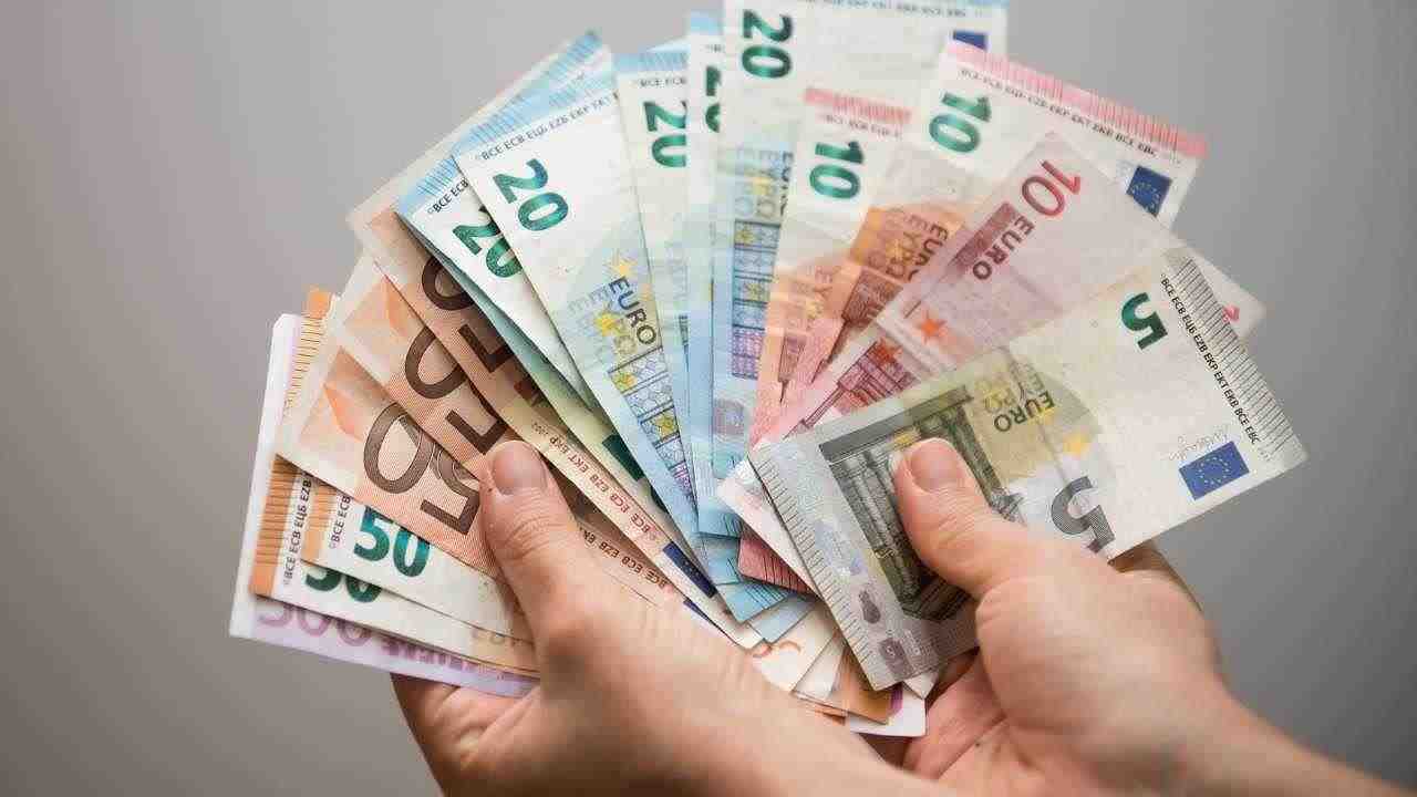 Bonus genitori separati fino a 800 euro, come richiederlo