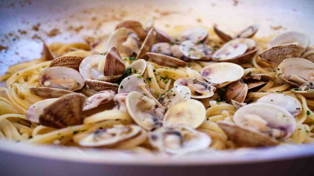 Come spurgare le vongole con questi 2 metodi infallibili