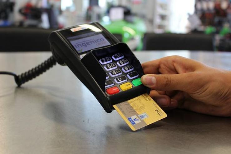 Carte di credito o bancomat, le differenze, quale conviene tra le due