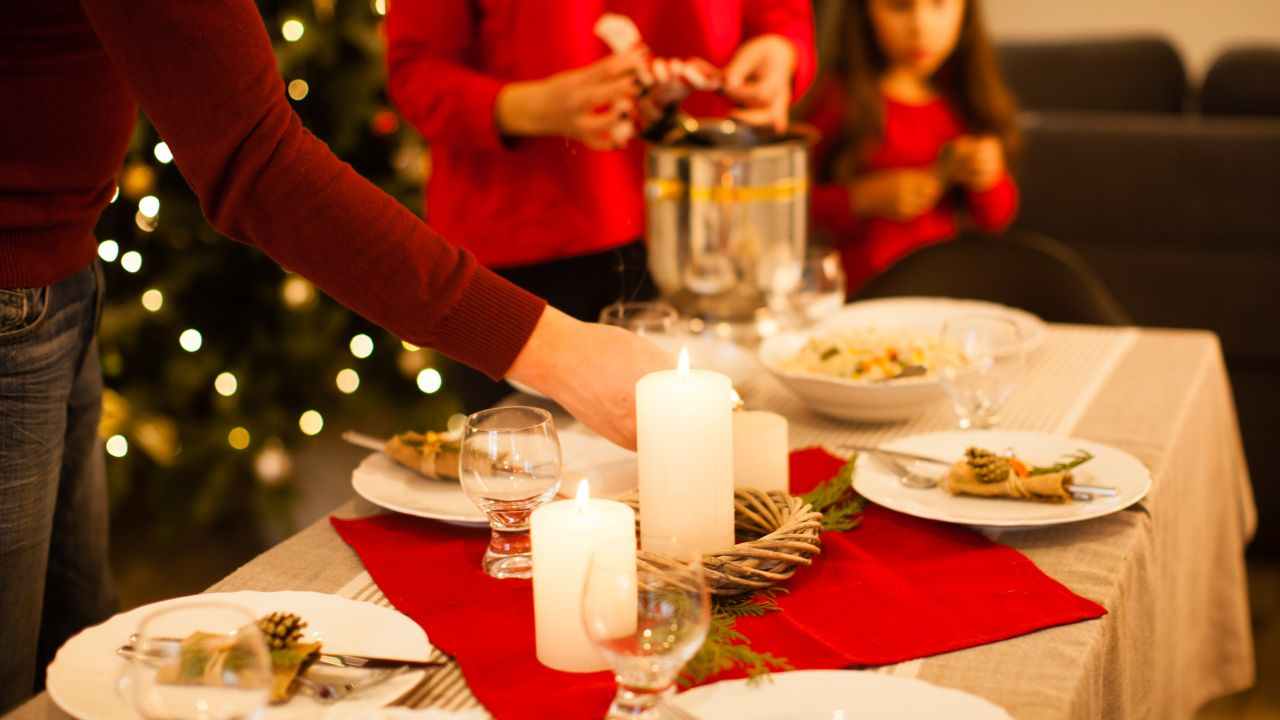 Come apparecchiare una tavola di Natale con classe