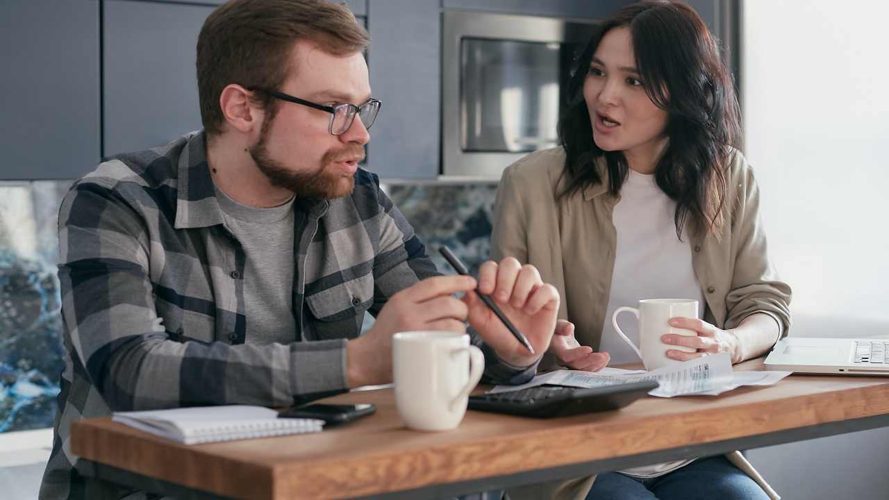 Bollette da capogiro, risparmia con la casa smart