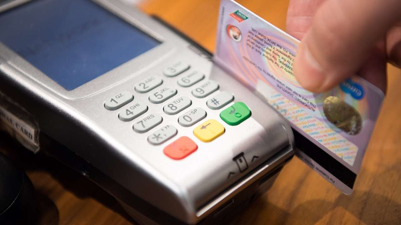 Nessuno addio al pos, si possono pagare qualsiasi cifre