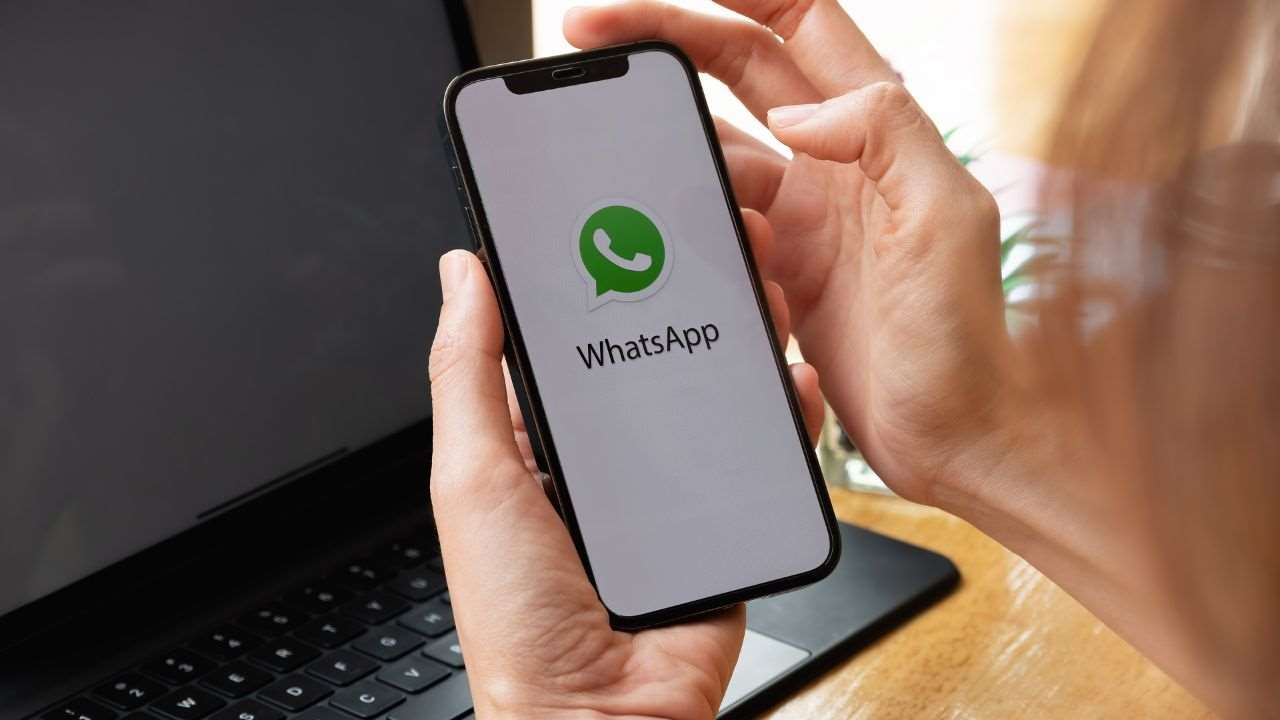Whatsapp messaggi di testo diventeranno istantanei non resterà traccia