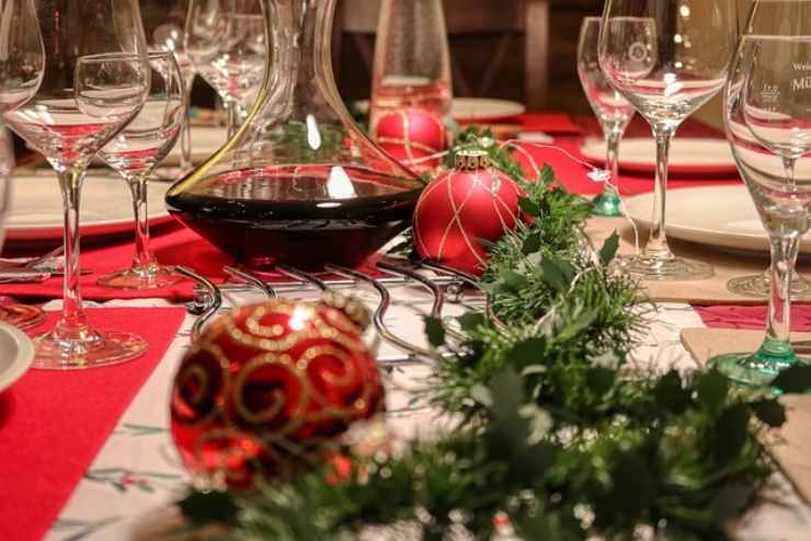 Come apparecchiare una tavola di Natale con classe