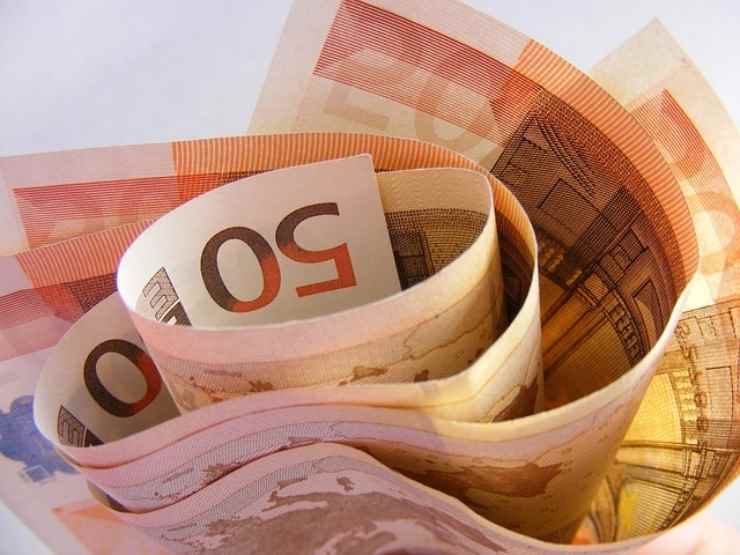 Piovono bonus: tagli da 150\200 euro quale è destinato per te