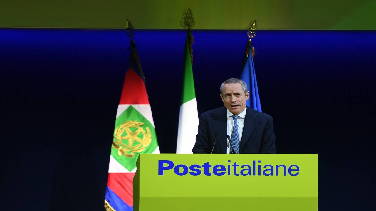 Poste italiane propone gas e luce a prezzi bloccati, conviene?