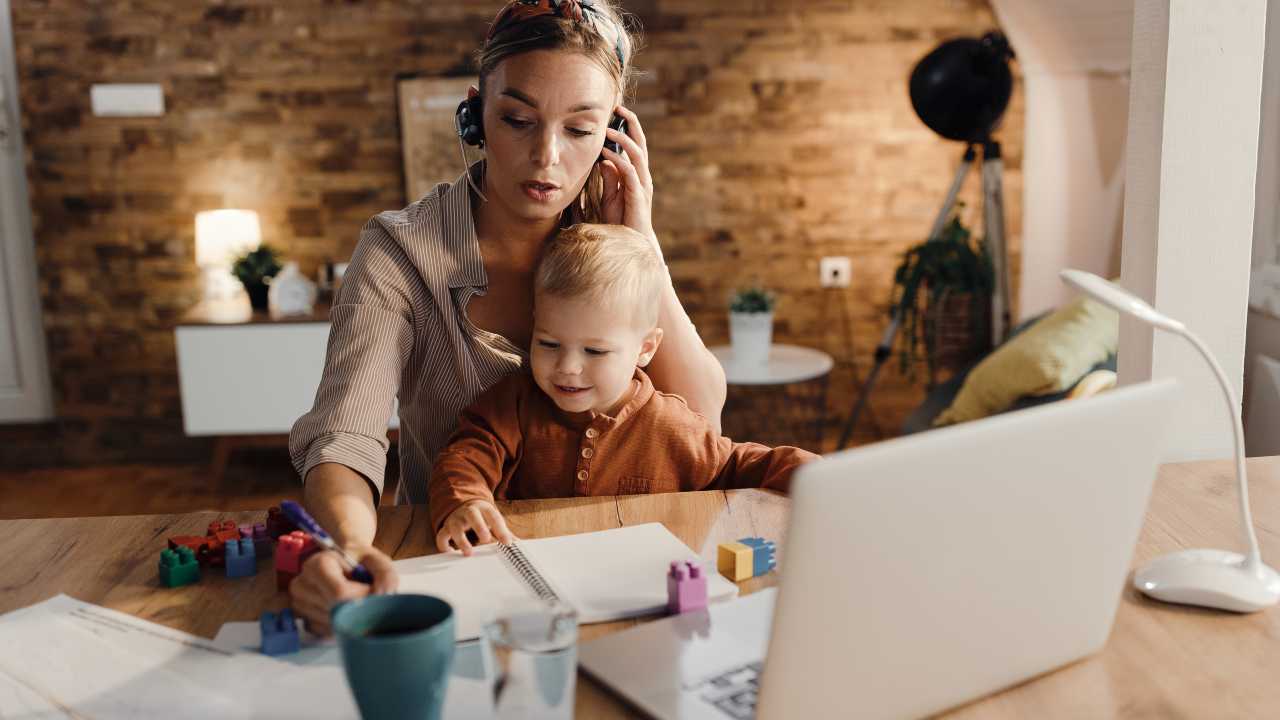 Svolgi il tuo lavoro ancora in smart working? Sappi che ora è per i più fragili, ecco cosa è cambiato oggi.